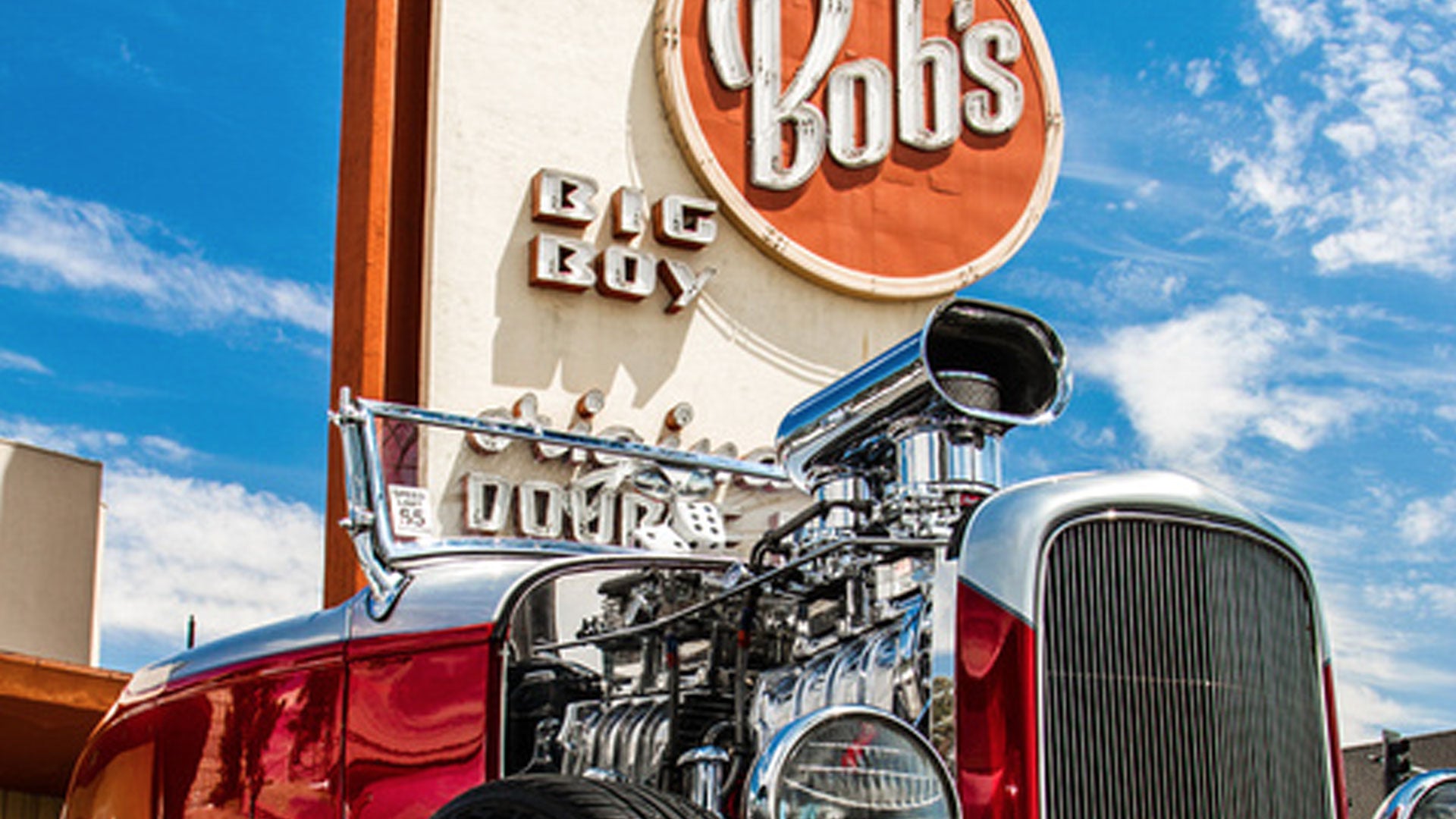 Scoping Classic Cars at Bob's Big Boy Bob’s Big Boy Burbank